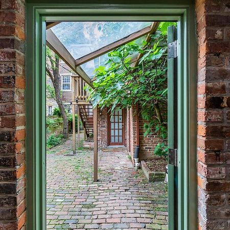 Private Loft Carriage House Walk Score 95 Alexandria Exterior photo