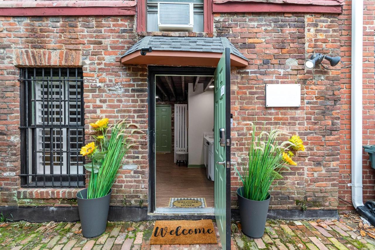 Private Loft Carriage House Walk Score 95 Alexandria Exterior photo