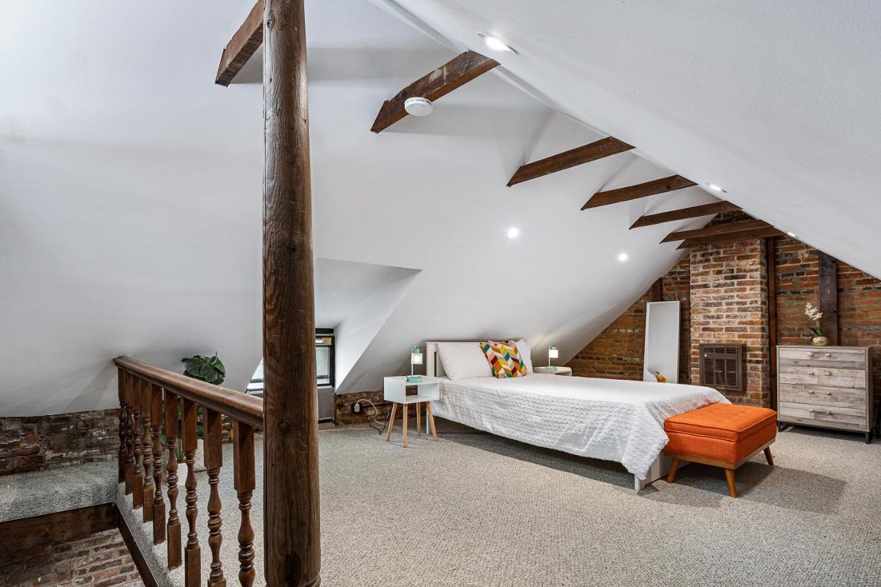 Private Loft Carriage House Walk Score 95 Alexandria Exterior photo
