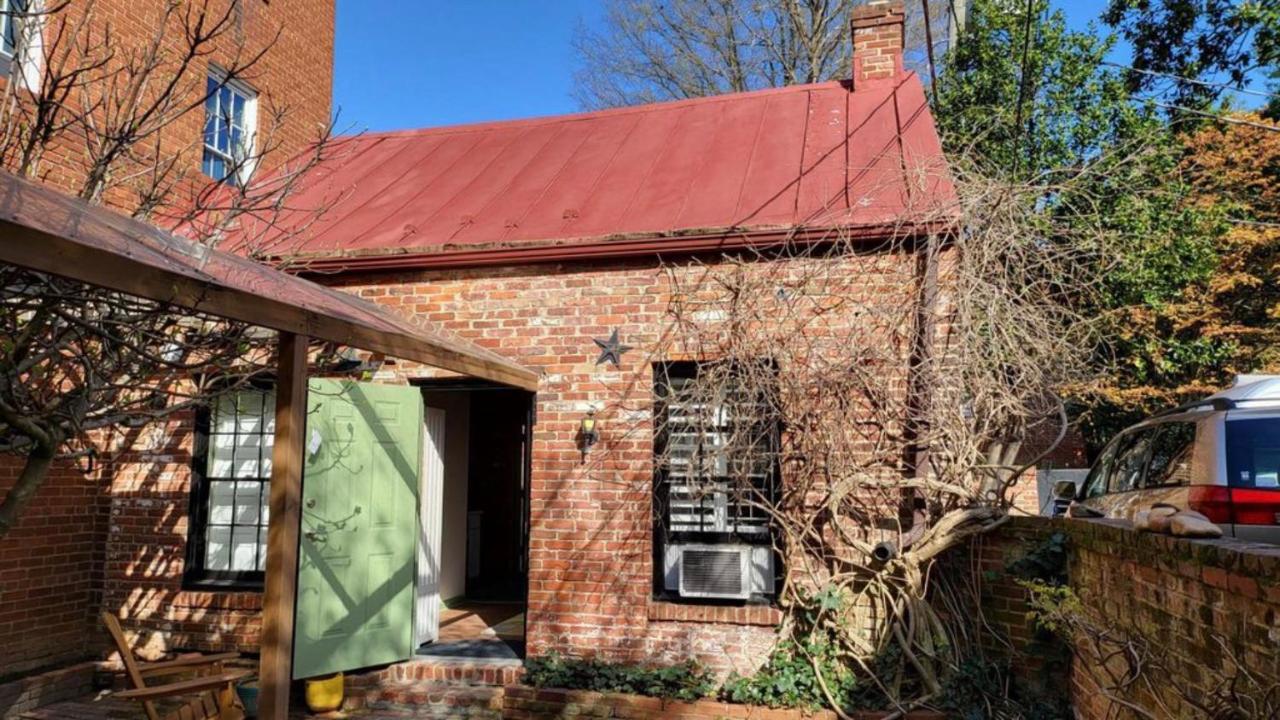Private Loft Carriage House Walk Score 95 Alexandria Exterior photo