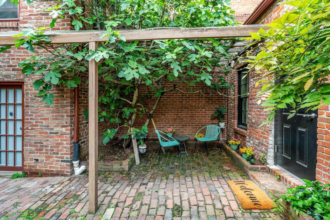 Private Loft Carriage House Walk Score 95 Alexandria Exterior photo